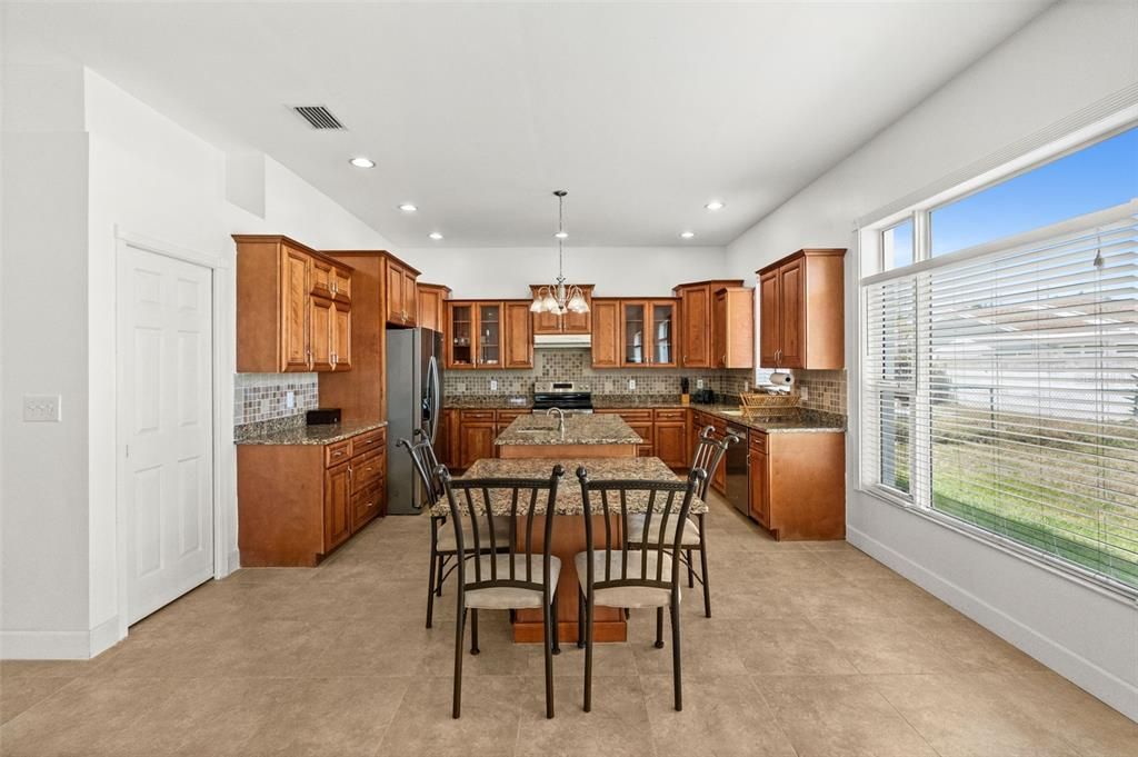 For Sale: $975,000 (3 beds, 2 baths, 2182 Square Feet)