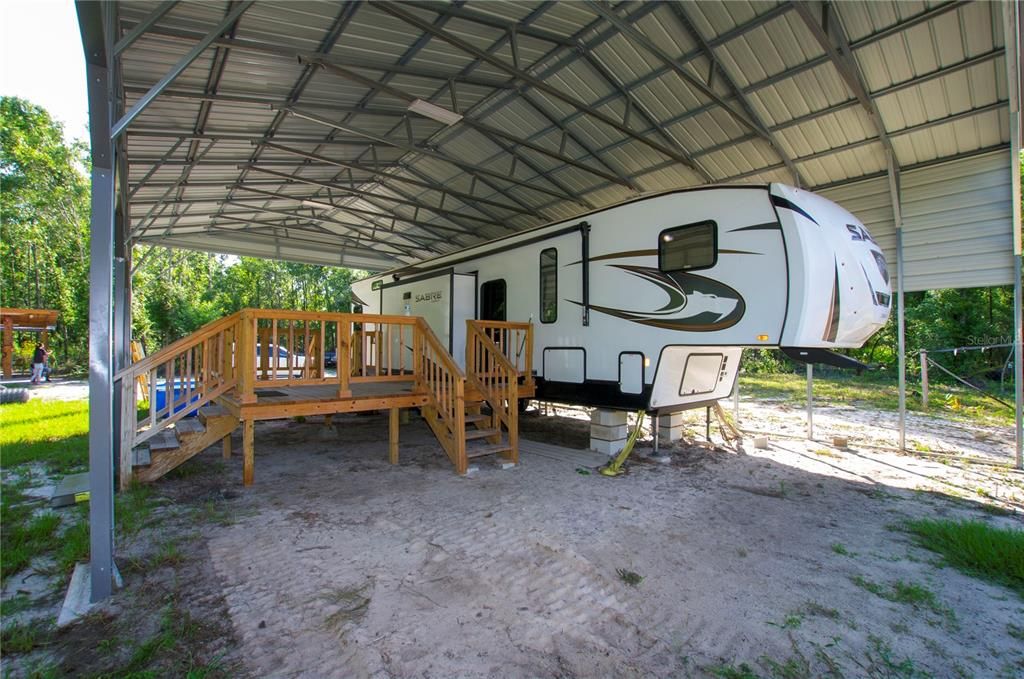 待售: $528,000 (43.93 acres)