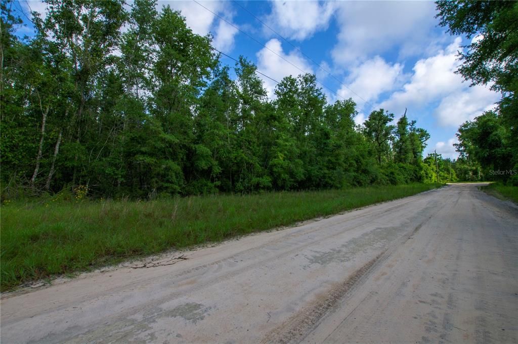 待售: $528,000 (43.93 acres)