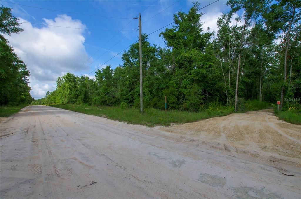 待售: $528,000 (43.93 acres)