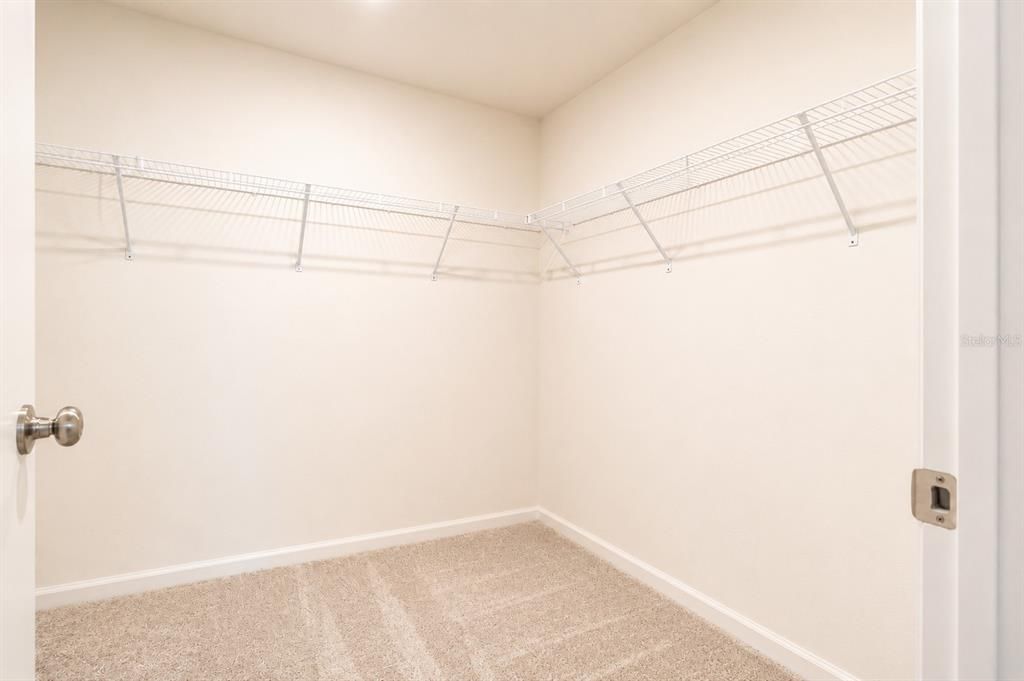 For Rent: $2,050 (4 beds, 3 baths, 2174 Square Feet)