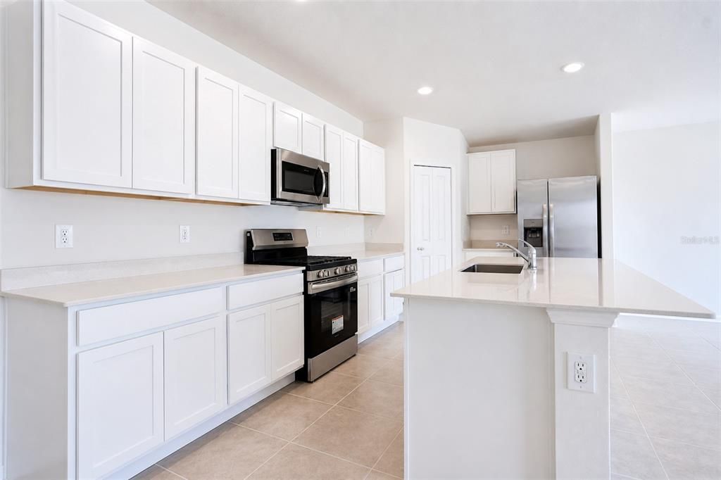 For Rent: $2,050 (4 beds, 3 baths, 2174 Square Feet)