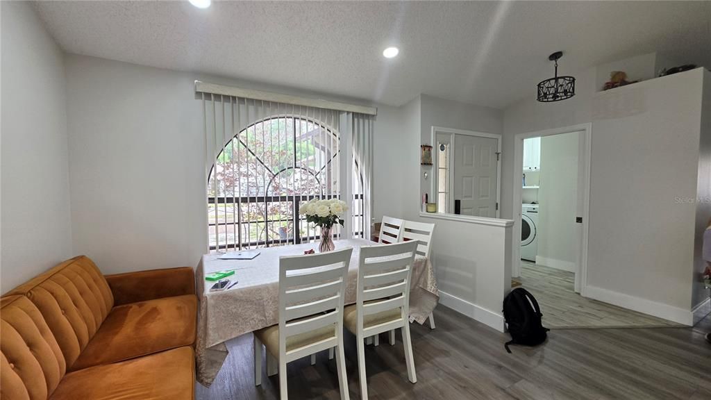 В аренду: $2,550 (4 спален, 2 ванн, 1649 Квадратных фут)