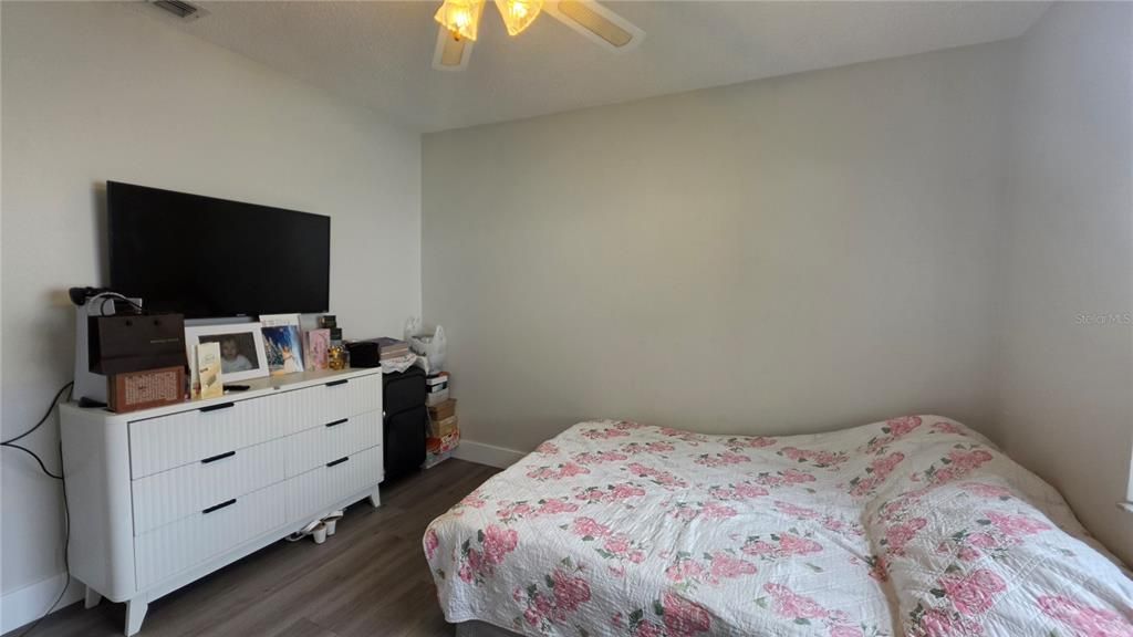 В аренду: $2,550 (4 спален, 2 ванн, 1649 Квадратных фут)