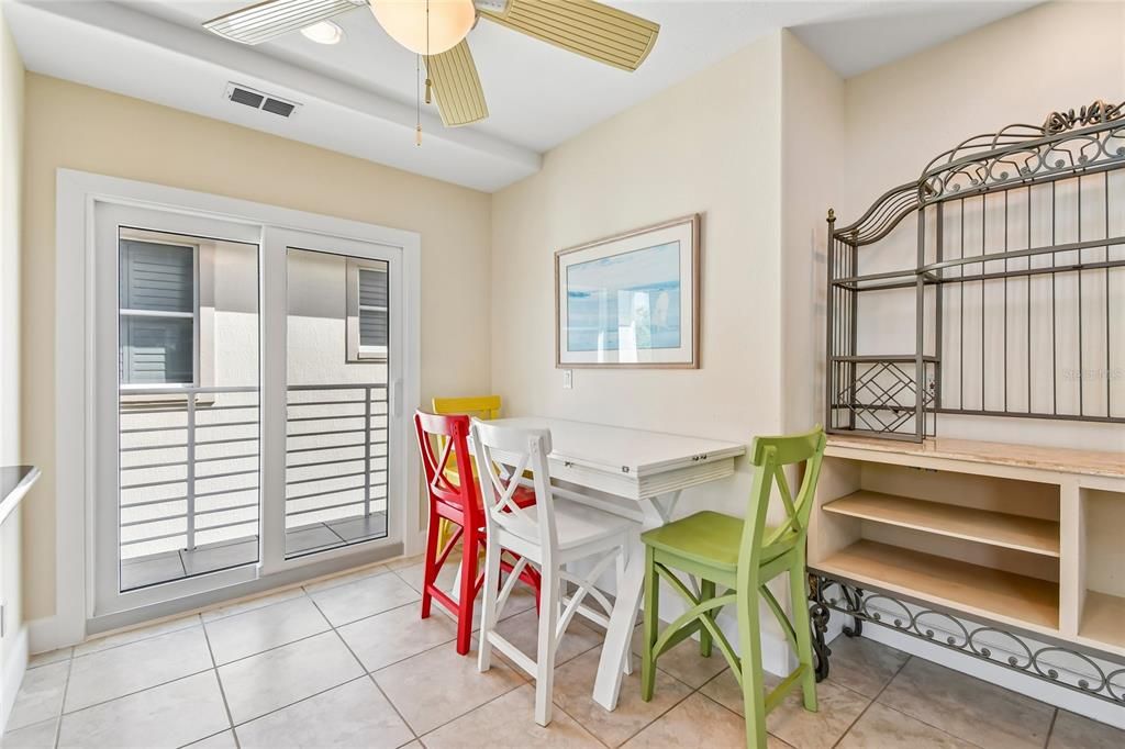 For Sale: $999,999 (3 beds, 3 baths, 2372 Square Feet)