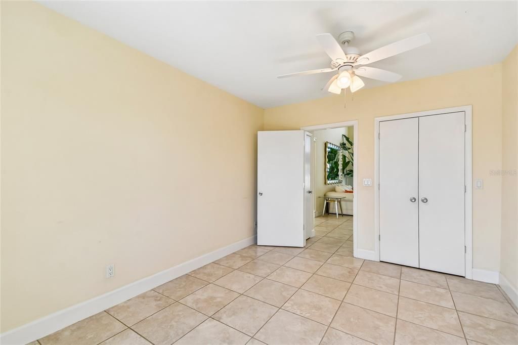 For Sale: $999,999 (3 beds, 3 baths, 2372 Square Feet)