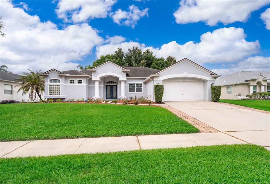 For Sale: $565,000 (4 beds, 2 baths, 2378 Square Feet)