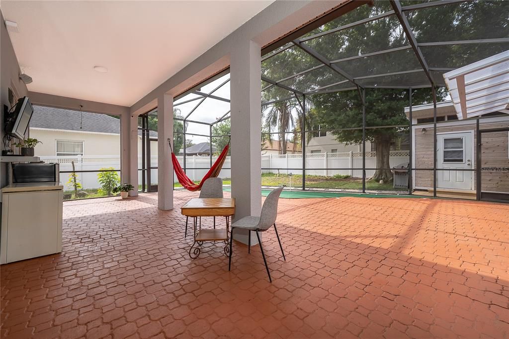 For Sale: $565,000 (4 beds, 2 baths, 2378 Square Feet)