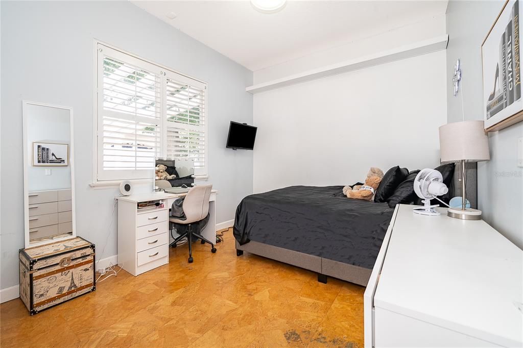 For Sale: $565,000 (4 beds, 2 baths, 2378 Square Feet)