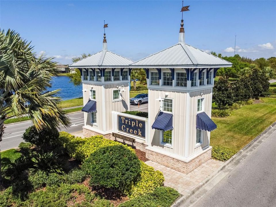 Под контрактом: $359,999 (4 спален, 2 ванн, 1848 Квадратных фут)