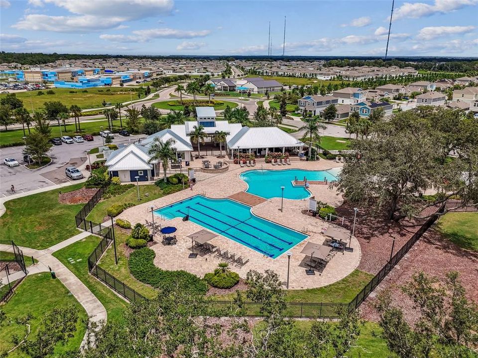 Под контрактом: $359,999 (4 спален, 2 ванн, 1848 Квадратных фут)
