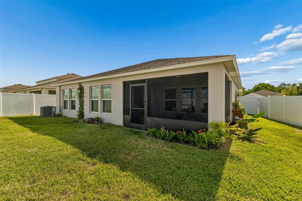 Под контрактом: $359,999 (4 спален, 2 ванн, 1848 Квадратных фут)