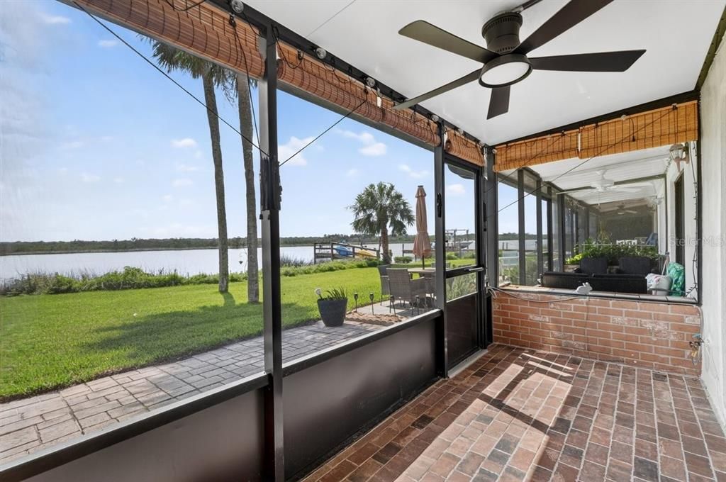 For Sale: $229,000 (2 beds, 2 baths, 1184 Square Feet)