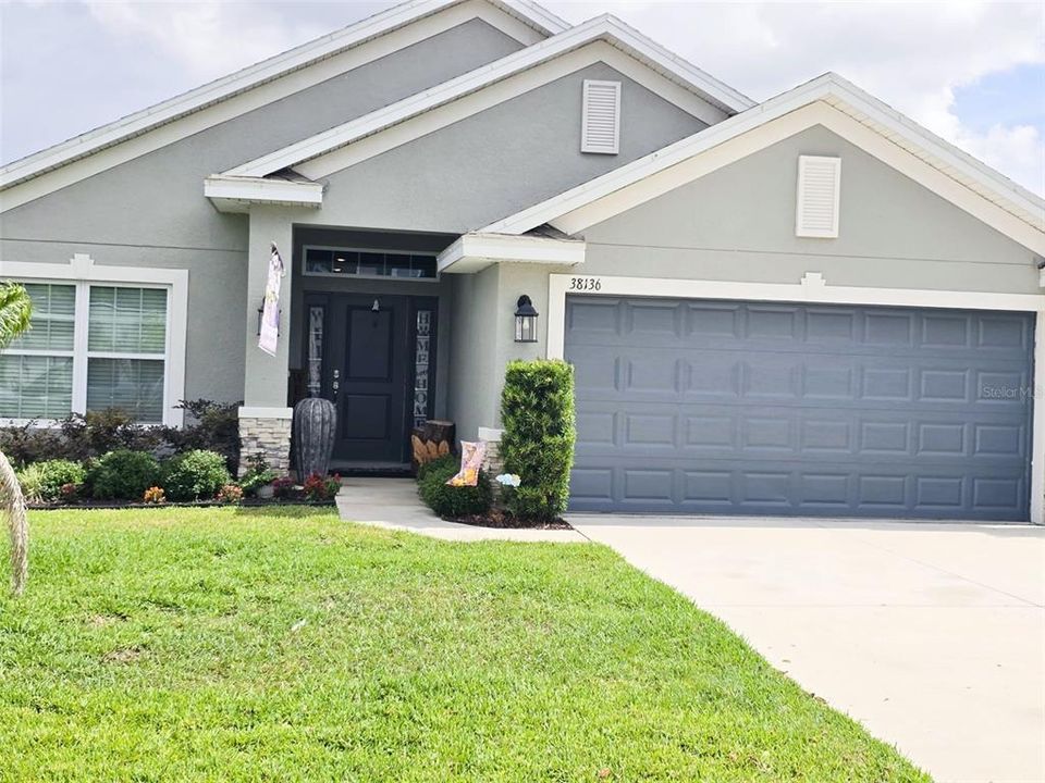 For Sale: $378,500 (4 beds, 2 baths, 1820 Square Feet)