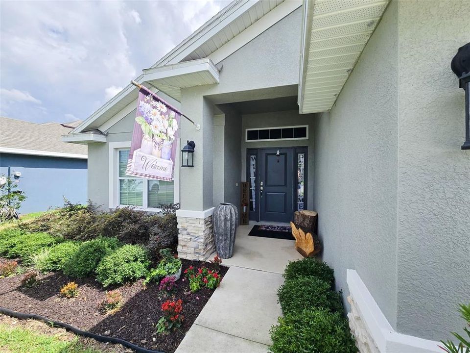 For Sale: $378,500 (4 beds, 2 baths, 1820 Square Feet)