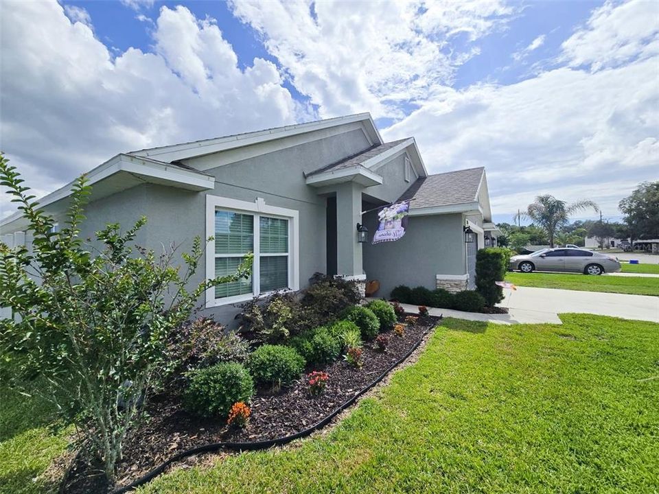 For Sale: $378,500 (4 beds, 2 baths, 1820 Square Feet)