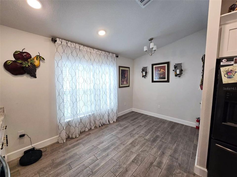 For Sale: $378,500 (4 beds, 2 baths, 1820 Square Feet)