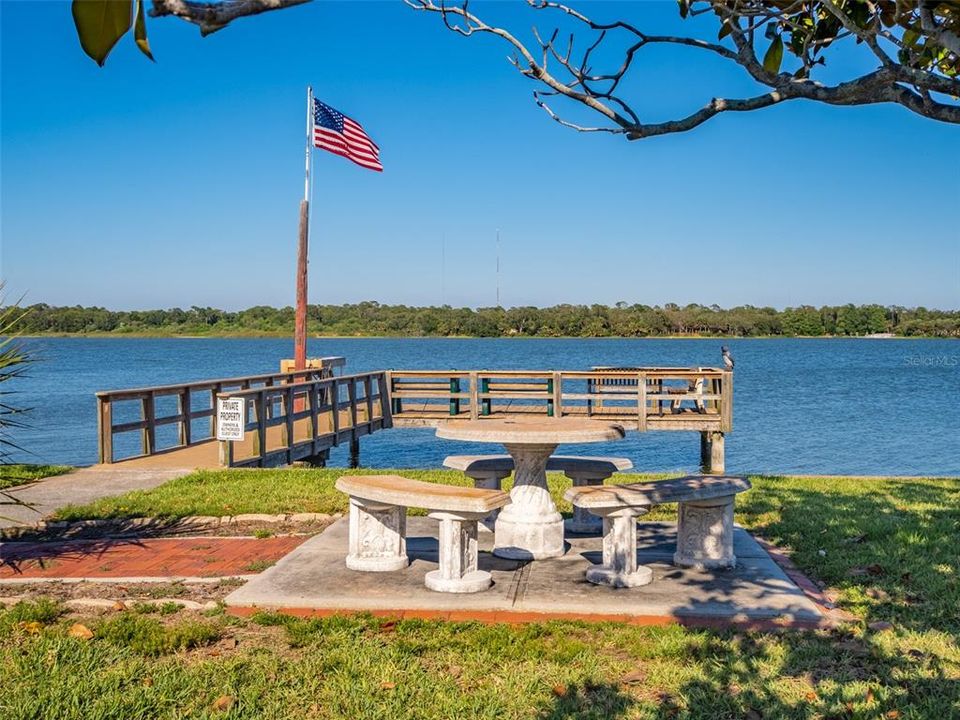For Sale: $115,000 (1 beds, 1 baths, 700 Square Feet)