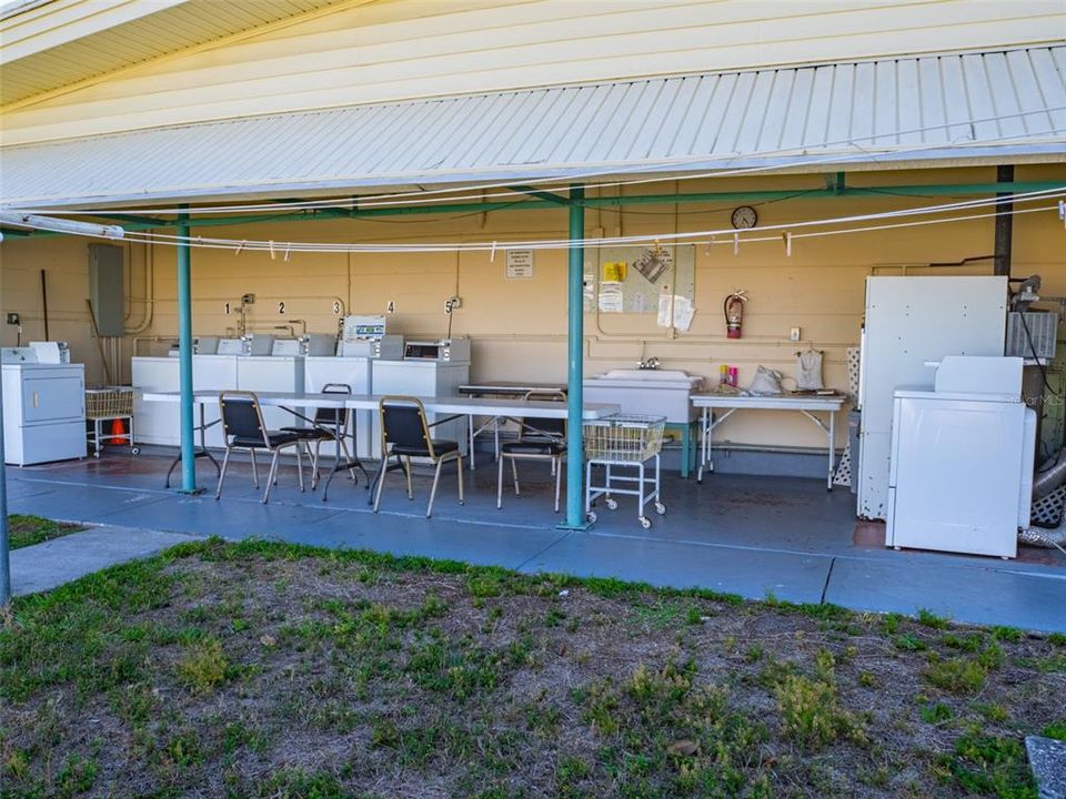 For Sale: $115,000 (1 beds, 1 baths, 700 Square Feet)