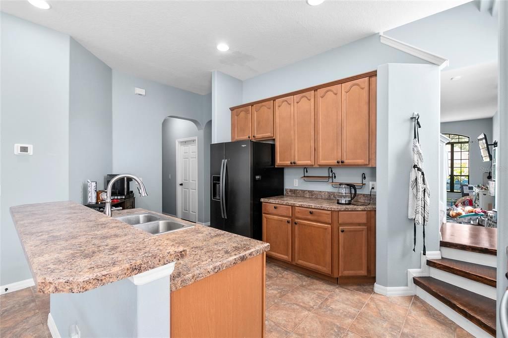 En Venta: $399,000 (6 camas, 4 baños, 2901 Pies cuadrados)