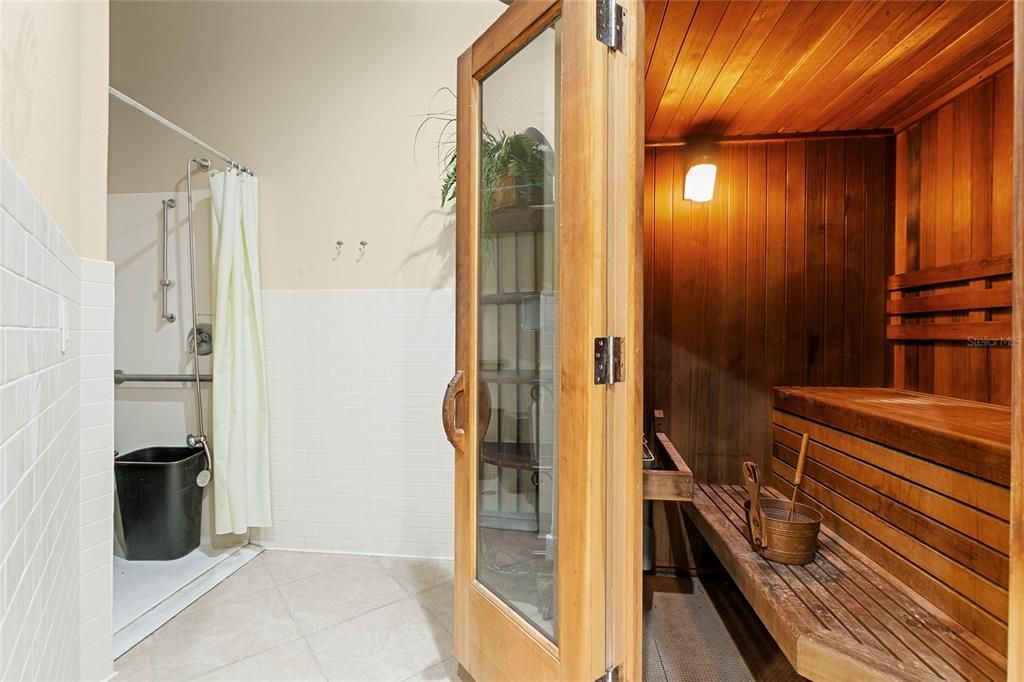 En Venta: $399,000 (6 camas, 4 baños, 2901 Pies cuadrados)