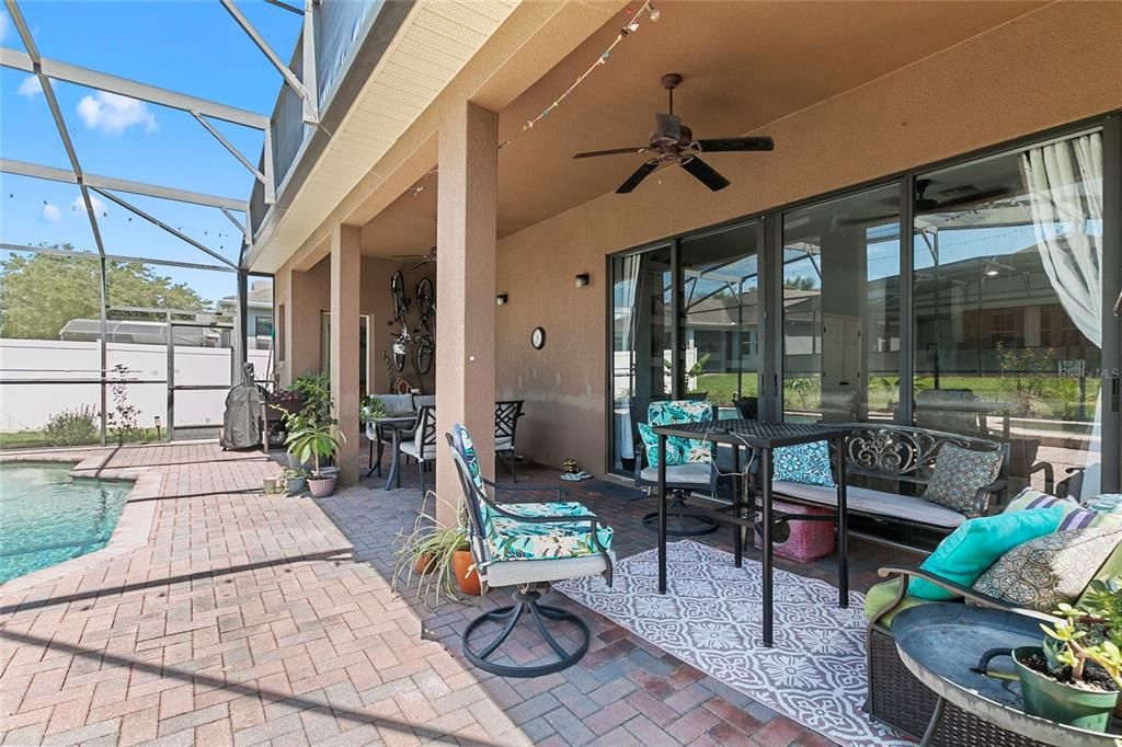 En Venta: $399,000 (6 camas, 4 baños, 2901 Pies cuadrados)
