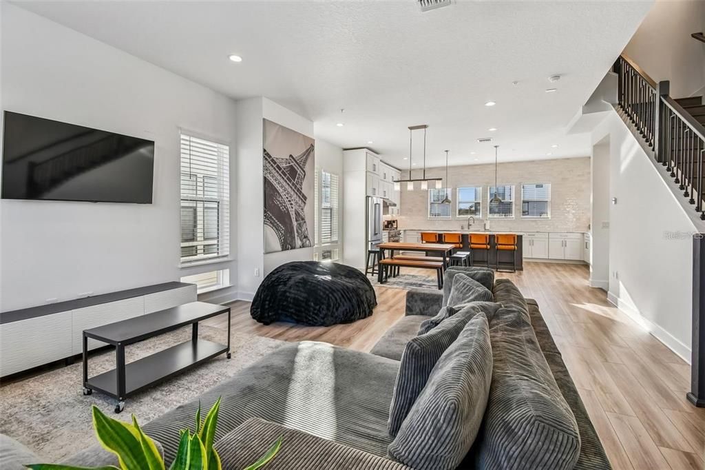 For Rent: $3,500 (4 beds, 3 baths, 2059 Square Feet)