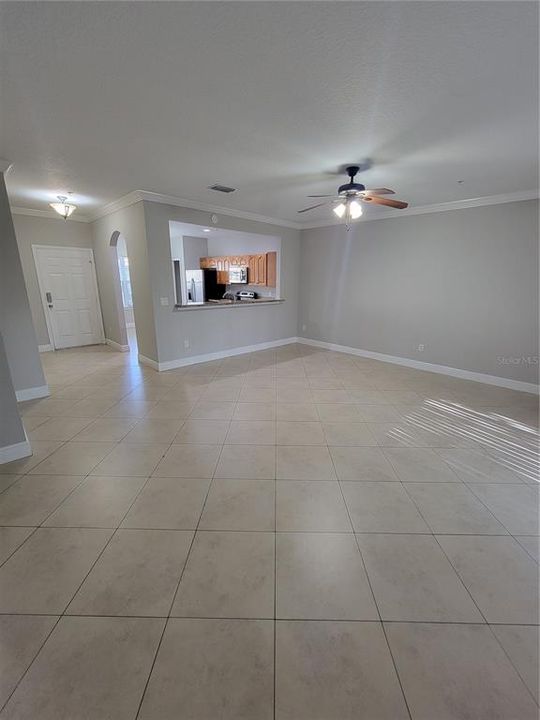 En Venta: $189,900 (2 camas, 2 baños, 1373 Pies cuadrados)