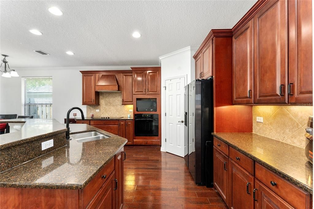 En Venta: $465,000 (4 camas, 3 baños, 2676 Pies cuadrados)