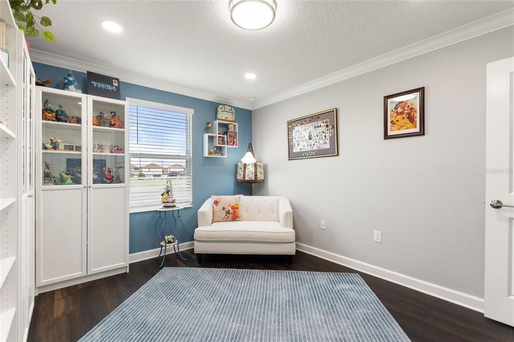 For Sale: $849,000 (6 beds, 4 baths, 3833 Square Feet)