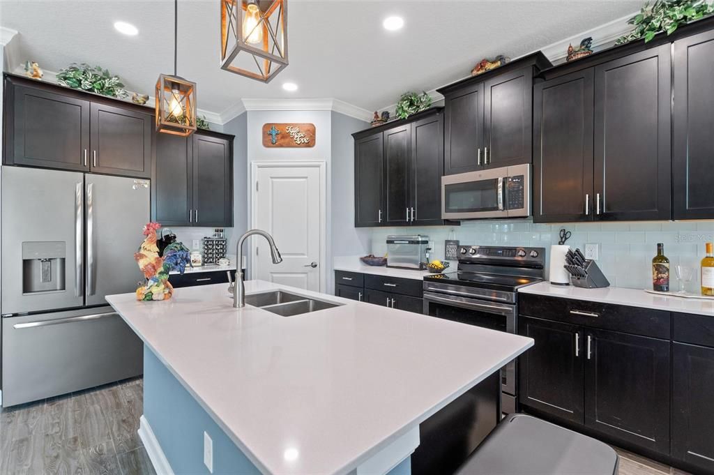 For Sale: $849,000 (6 beds, 4 baths, 3833 Square Feet)