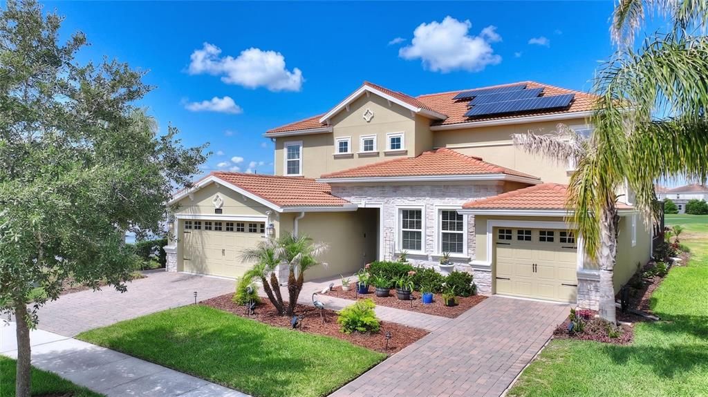 For Sale: $849,000 (6 beds, 4 baths, 3833 Square Feet)