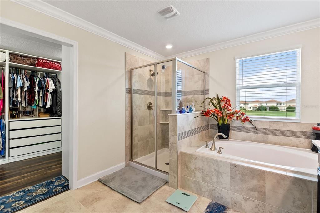 For Sale: $849,000 (6 beds, 4 baths, 3833 Square Feet)