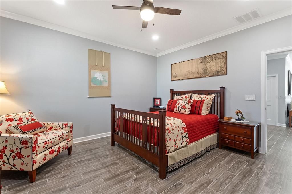For Sale: $849,000 (6 beds, 4 baths, 3833 Square Feet)