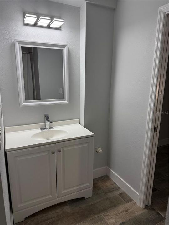 For Rent: $2,400 (2 beds, 1 baths, 768 Square Feet)