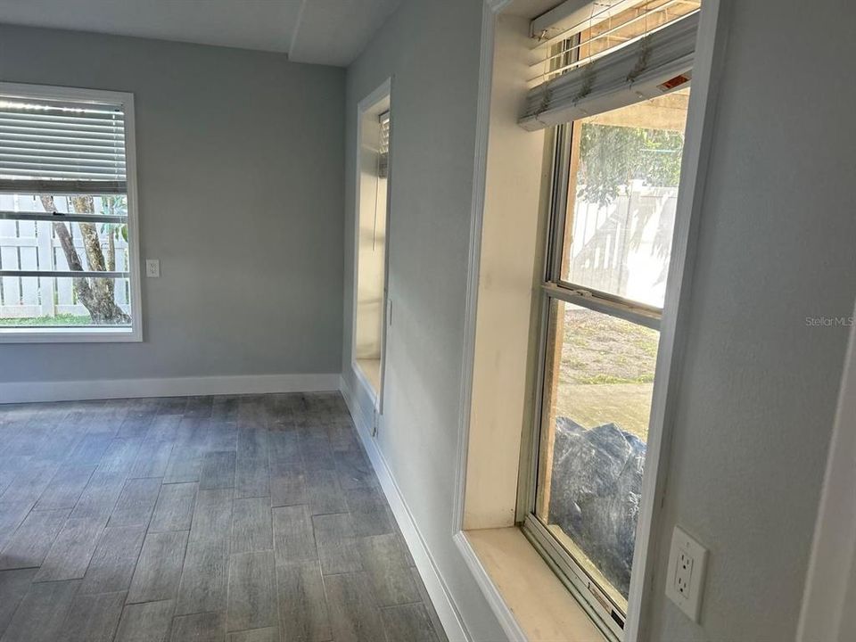 For Rent: $2,195 (2 beds, 1 baths, 768 Square Feet)
