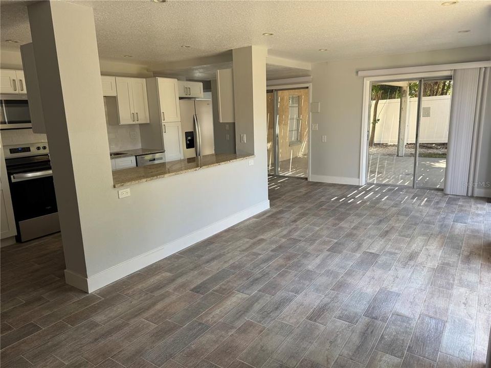 For Rent: $2,400 (2 beds, 1 baths, 768 Square Feet)