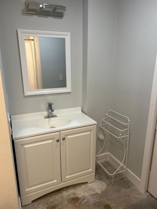 For Rent: $2,195 (2 beds, 1 baths, 768 Square Feet)