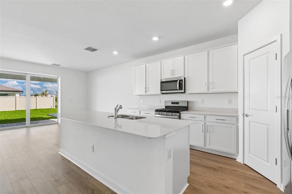 For Rent: $3,600 (4 beds, 3 baths, 2894 Square Feet)