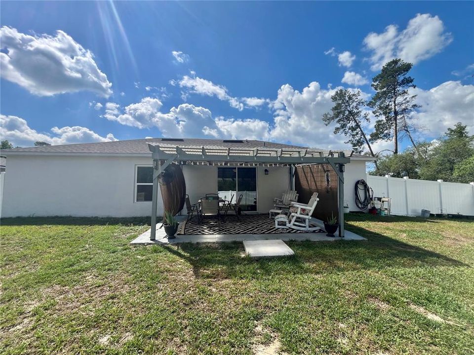 Activo con contrato: $239,000 (3 camas, 2 baños, 1286 Pies cuadrados)
