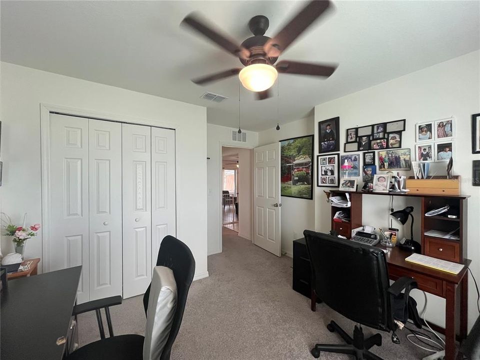 Activo con contrato: $239,000 (3 camas, 2 baños, 1286 Pies cuadrados)