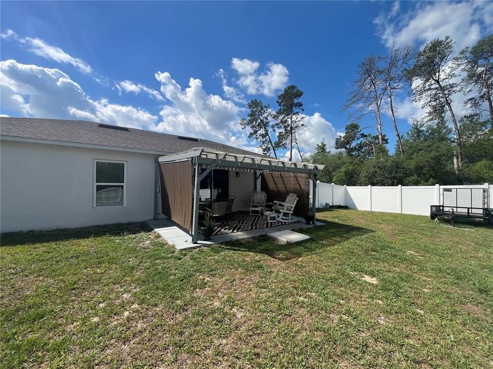 Activo con contrato: $239,000 (3 camas, 2 baños, 1286 Pies cuadrados)