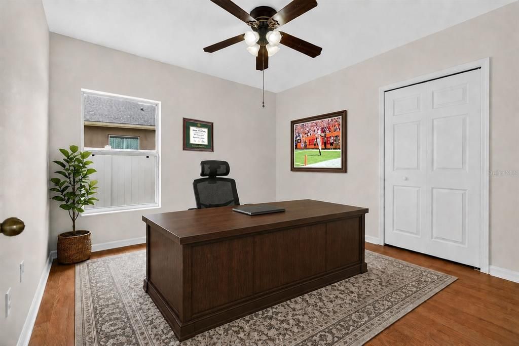 Activo con contrato: $515,000 (4 camas, 3 baños, 2855 Pies cuadrados)