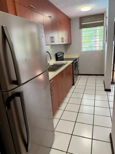For Sale: $433,000 (3 beds, 2 baths, 1040 Square Feet)