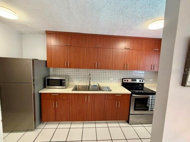 For Sale: $433,000 (3 beds, 2 baths, 1040 Square Feet)