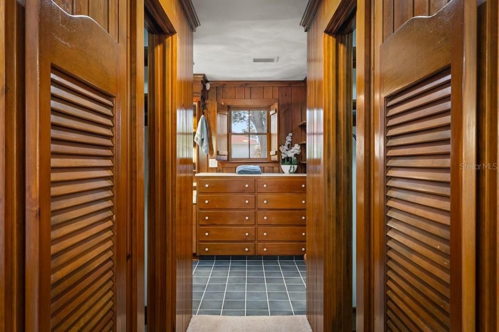 En Venta: $1,399,000 (5 camas, 4 baños, 4948 Pies cuadrados)