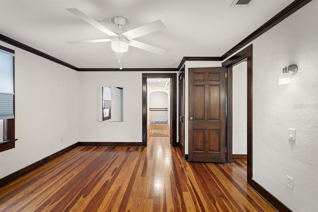En Venta: $1,399,000 (5 camas, 4 baños, 4948 Pies cuadrados)