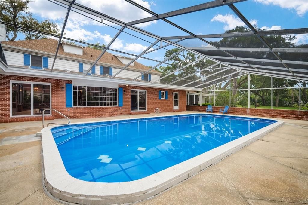 En Venta: $1,399,000 (5 camas, 4 baños, 4948 Pies cuadrados)