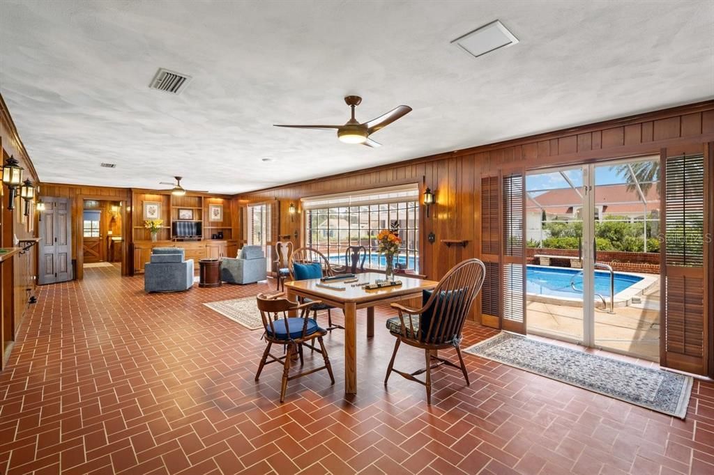 En Venta: $1,399,000 (5 camas, 4 baños, 4948 Pies cuadrados)
