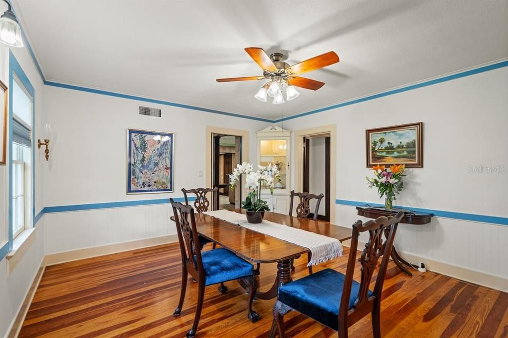 En Venta: $1,399,000 (5 camas, 4 baños, 4948 Pies cuadrados)